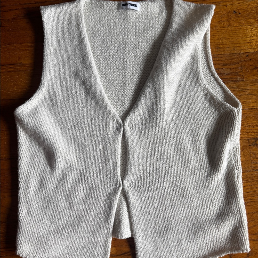 Rumored Sleeveless Shirt - Prince Street Top - Picture 2 of 3